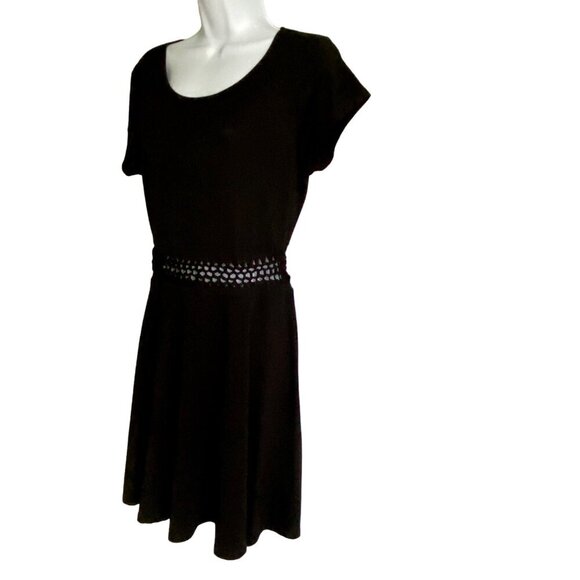 Love Fire Black Short Sleeve Dress Eyelet Waist Cutout Detail Junior's Large - Picture 4 of 11
